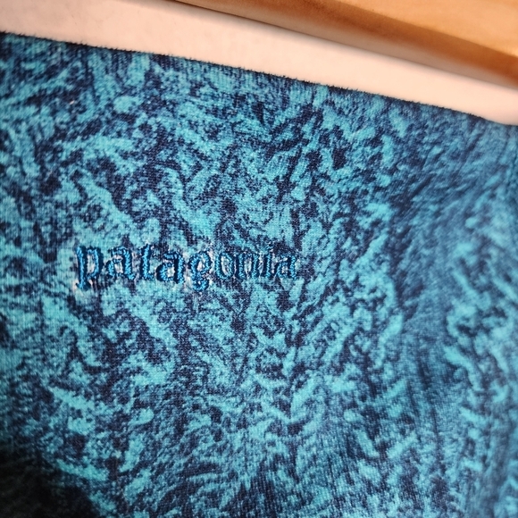 Patagonia cropped teal forest leggings. - Picture 2 of 16
